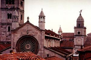 Il duomo e la Ghirlandina di Modena